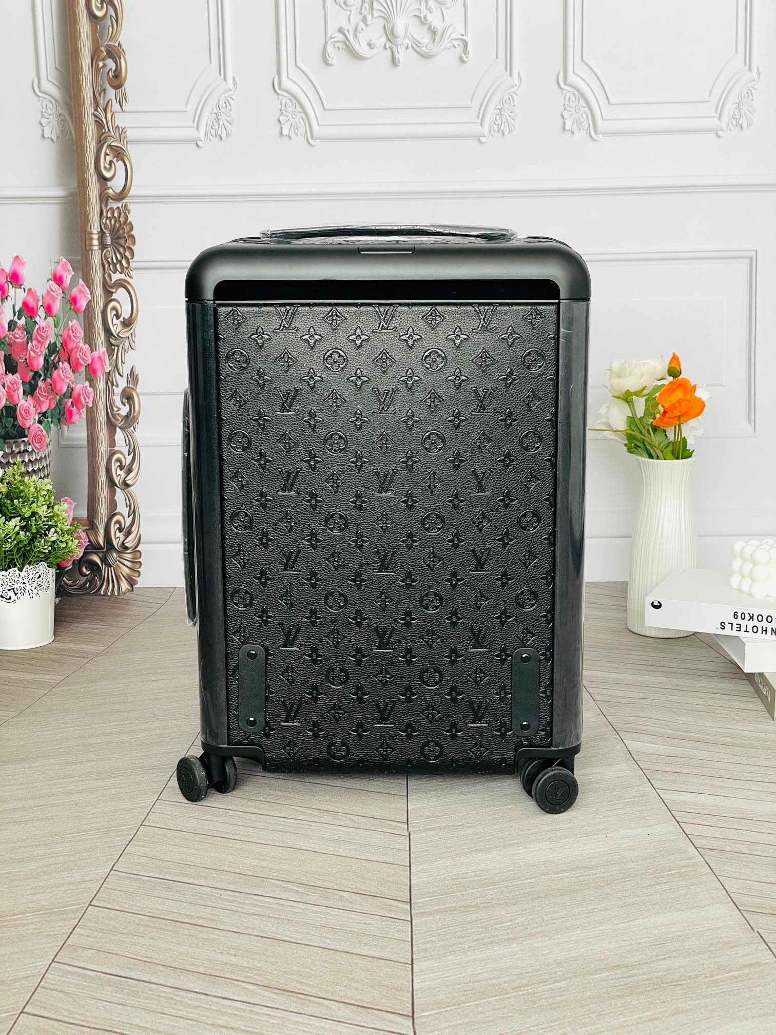 LV Suitcase Two Size（20/24 inches）