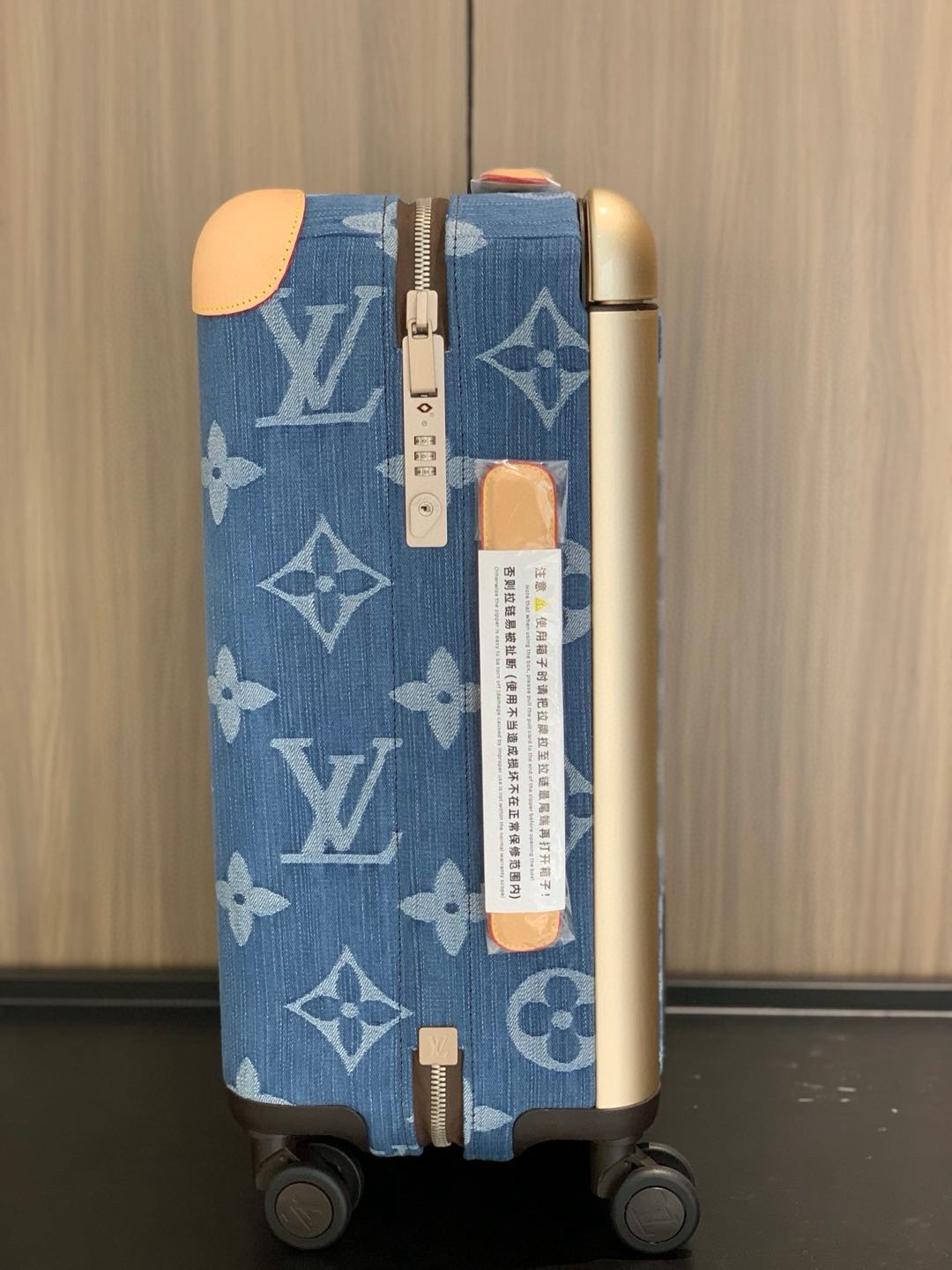 LV Suitcase Two Size（20/24 inches）