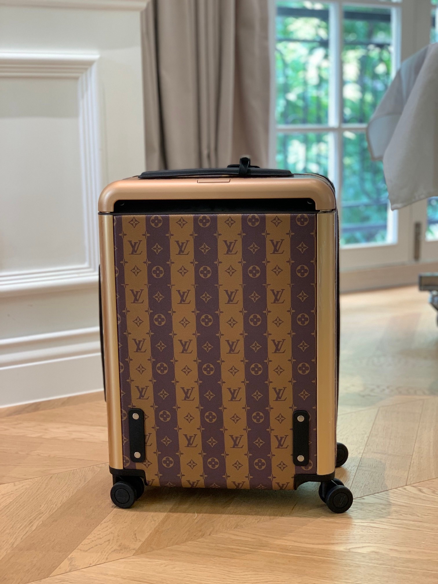 LV Suitcase Two Size（20/24 inches）