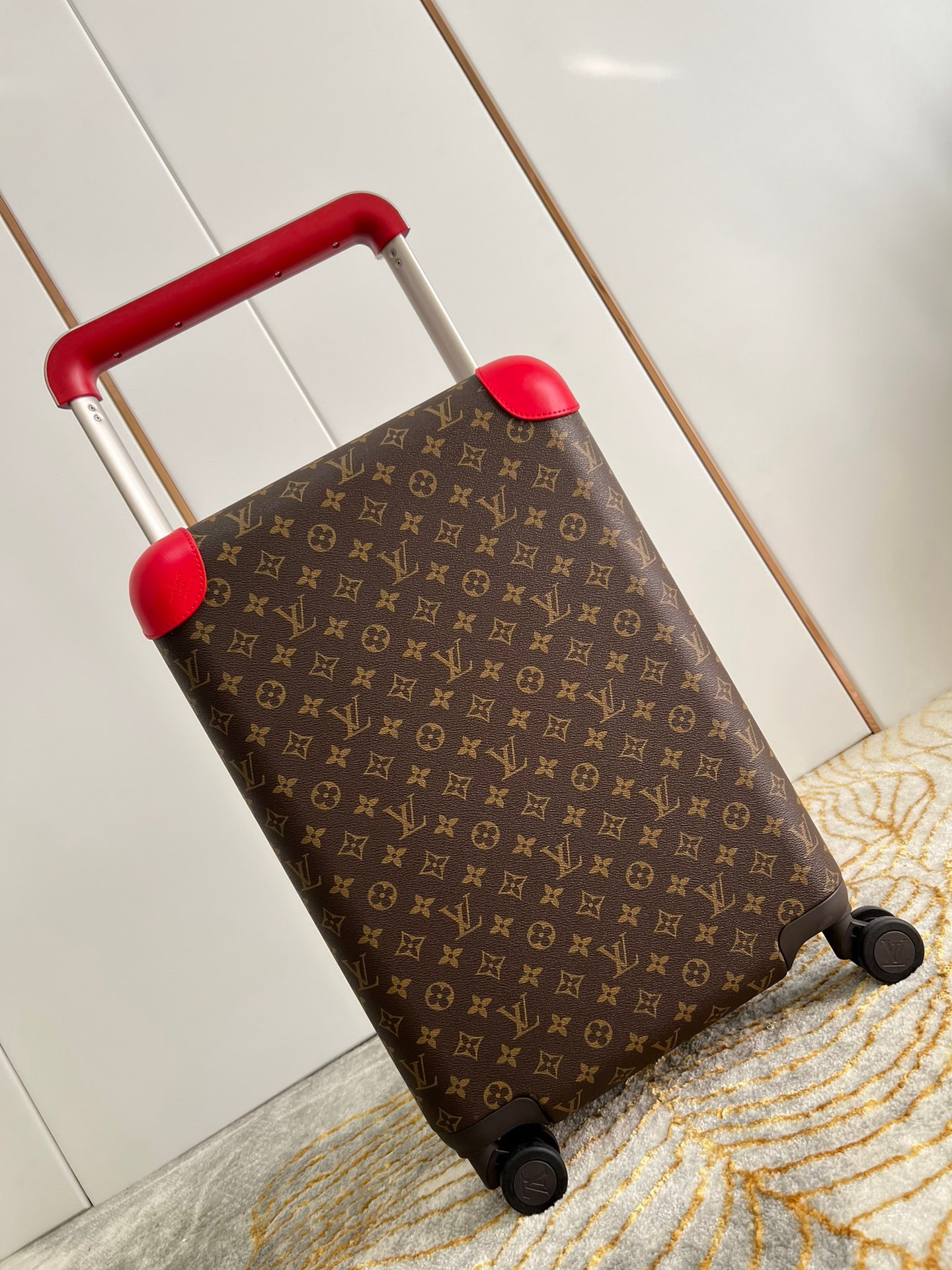 LV Suitcase Two Size（20/24 inches）