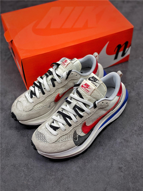 Sacai x Nike VaporWaffle 3.0 Royal Fuchsia