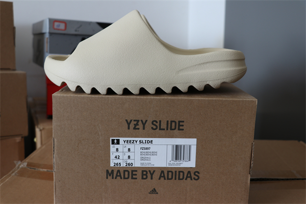 Yeezy Slide FZ5897