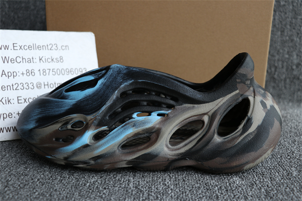 Yeezy Foam Runner ID4126