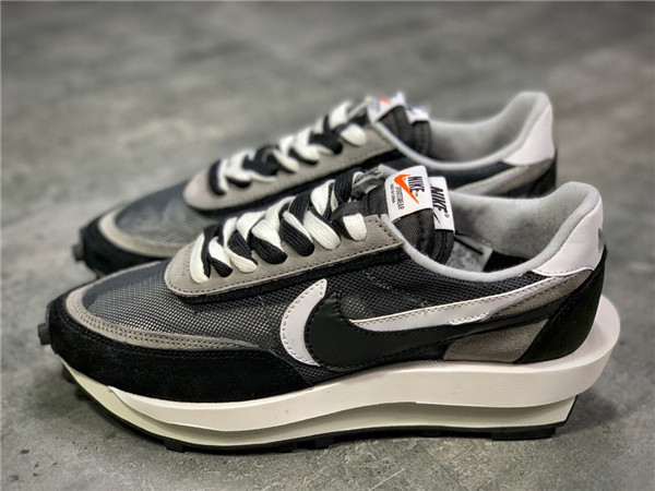 Sacai x Nike Waffle Daybreak 002