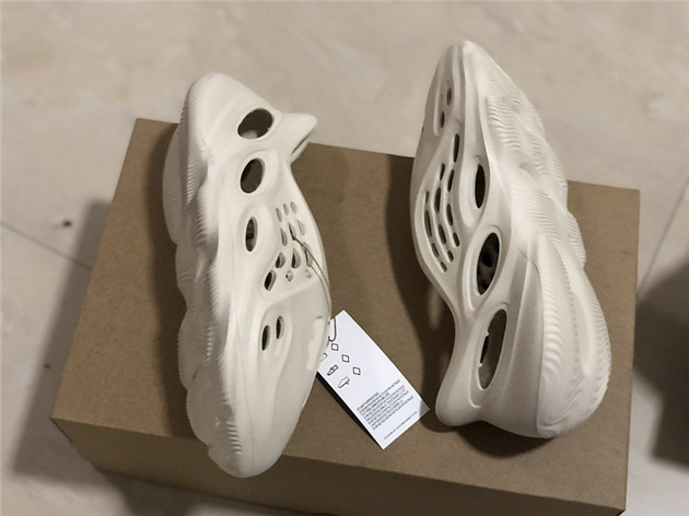 Adidas Yeezy Foam Runner White GV7903