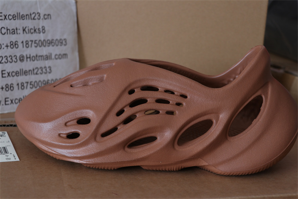 Yeezy Foam Runner HP5335