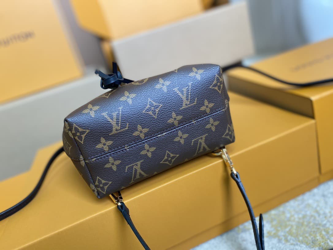 LV Backpack M45516 (DM For Price）