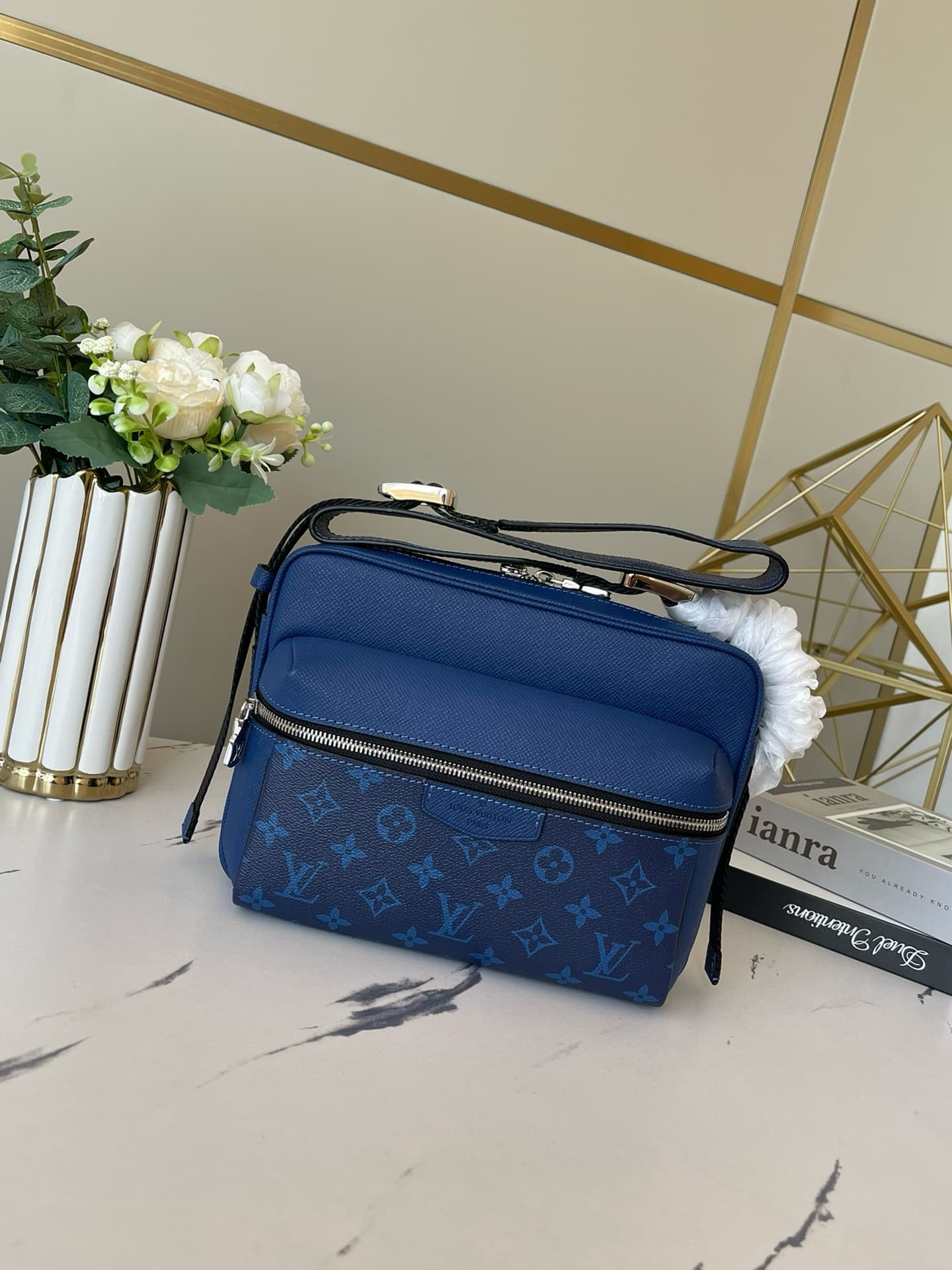 LV Bag Outdoor  M30242