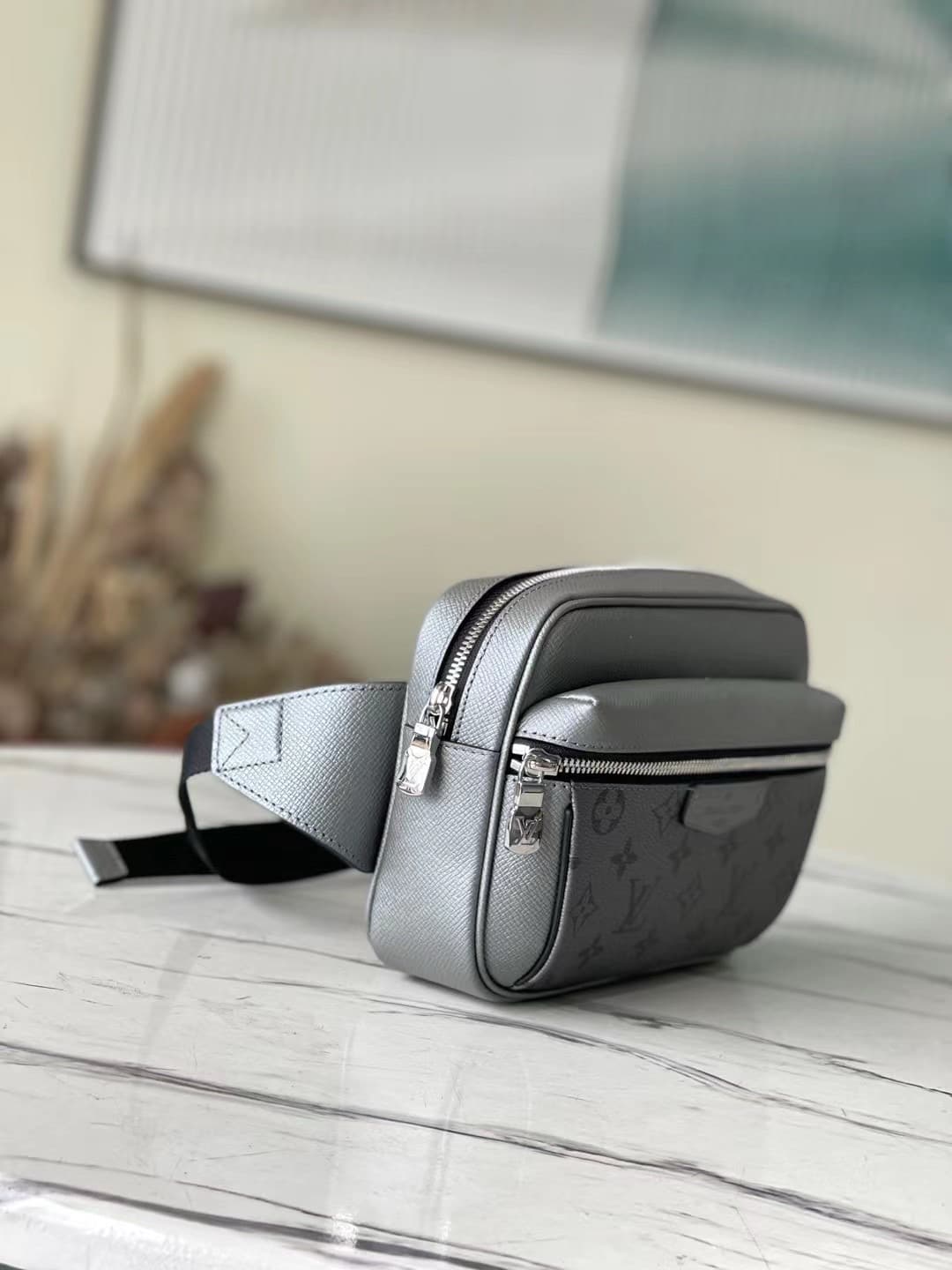 LV Bag Outdoor  M30245