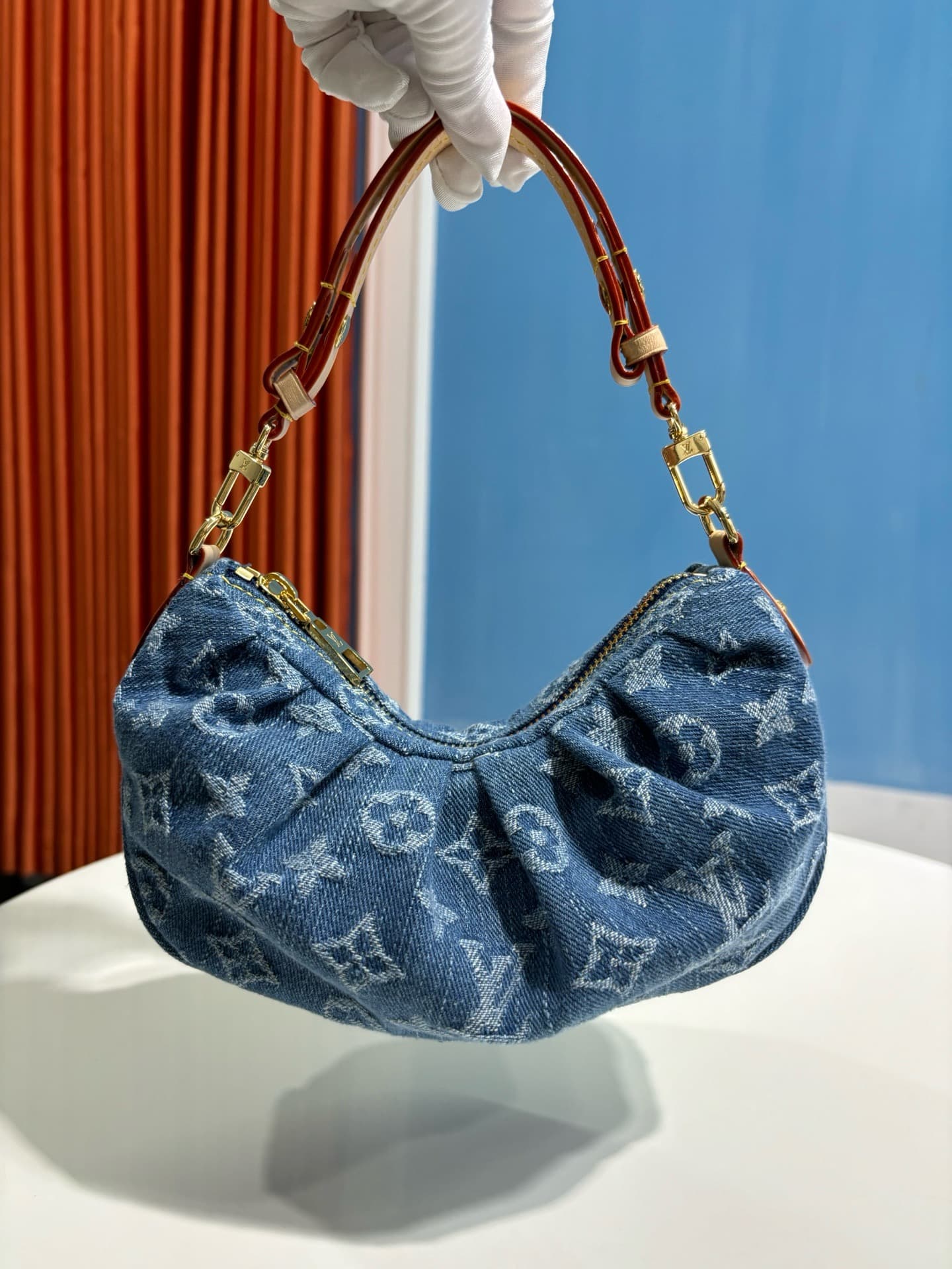 LV HandBag Pochette M13571