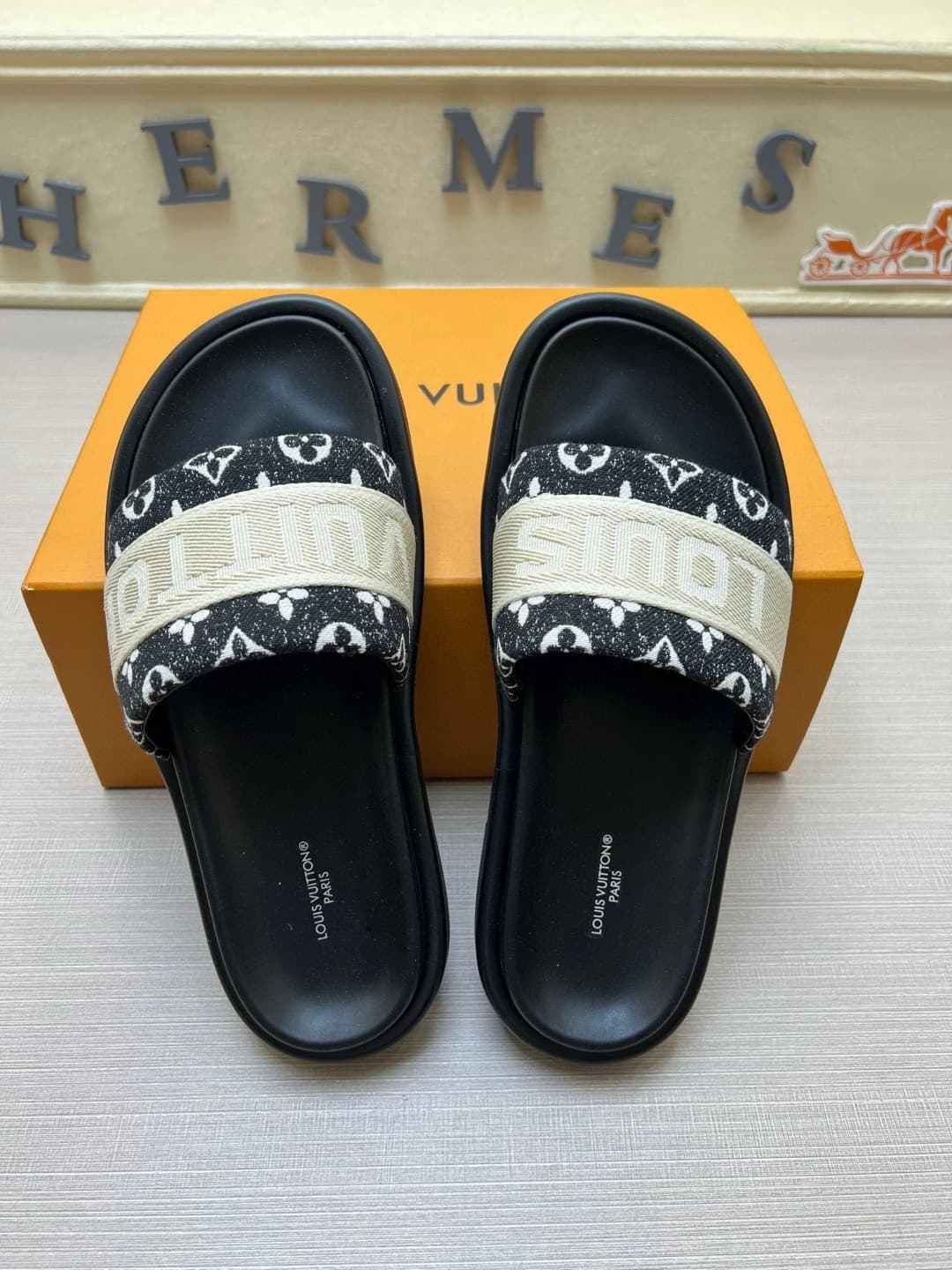 LV Couple Slipper