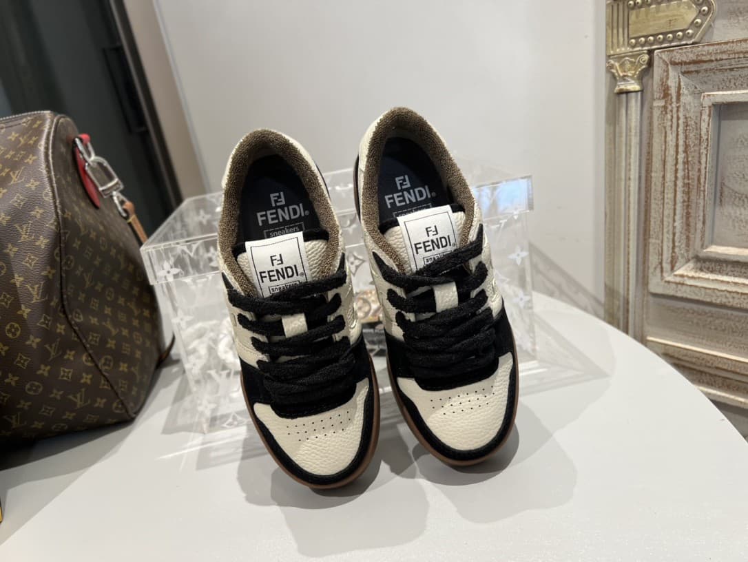 Fendi Couple Shoes