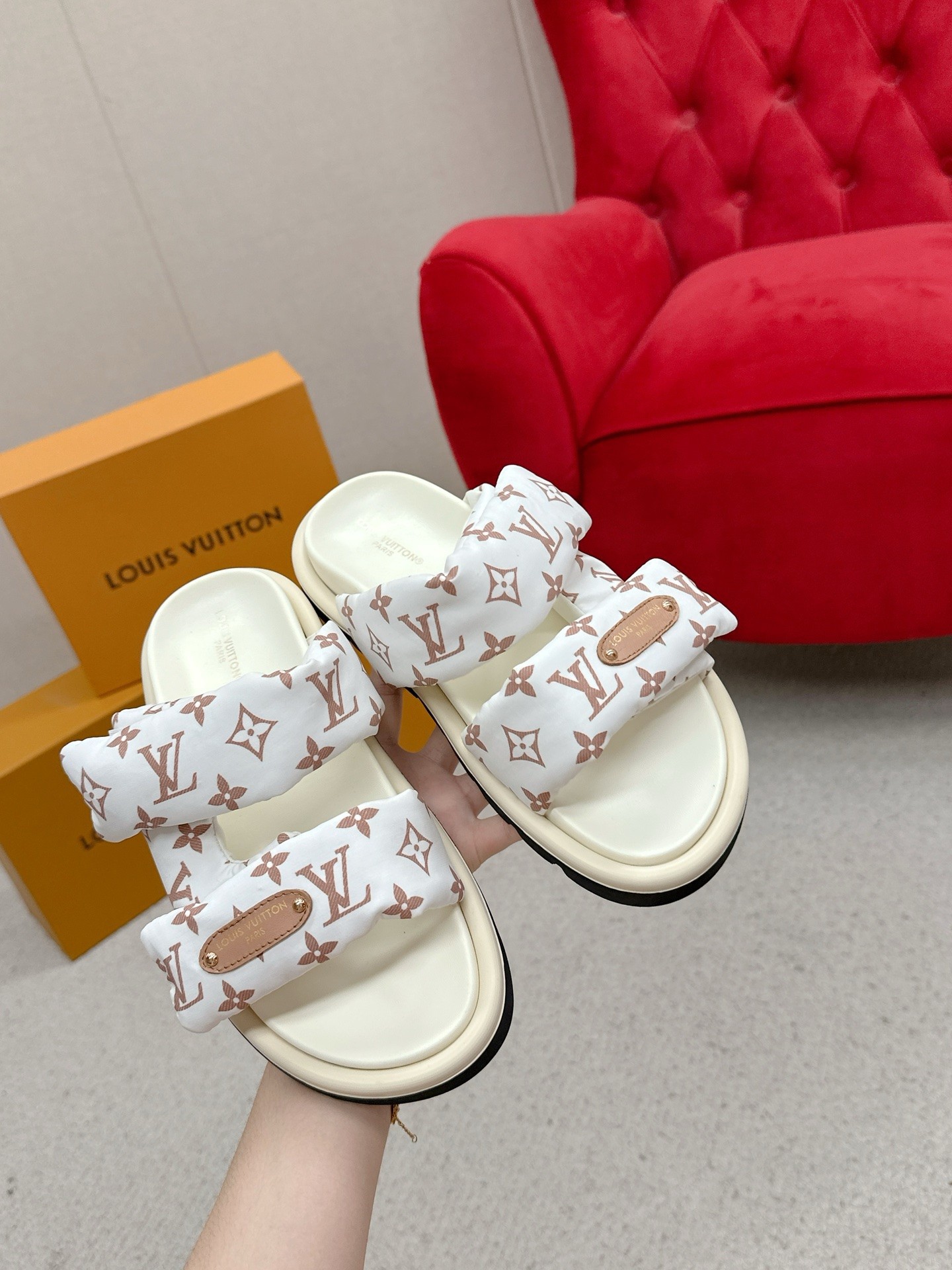 LV Couple Slipper