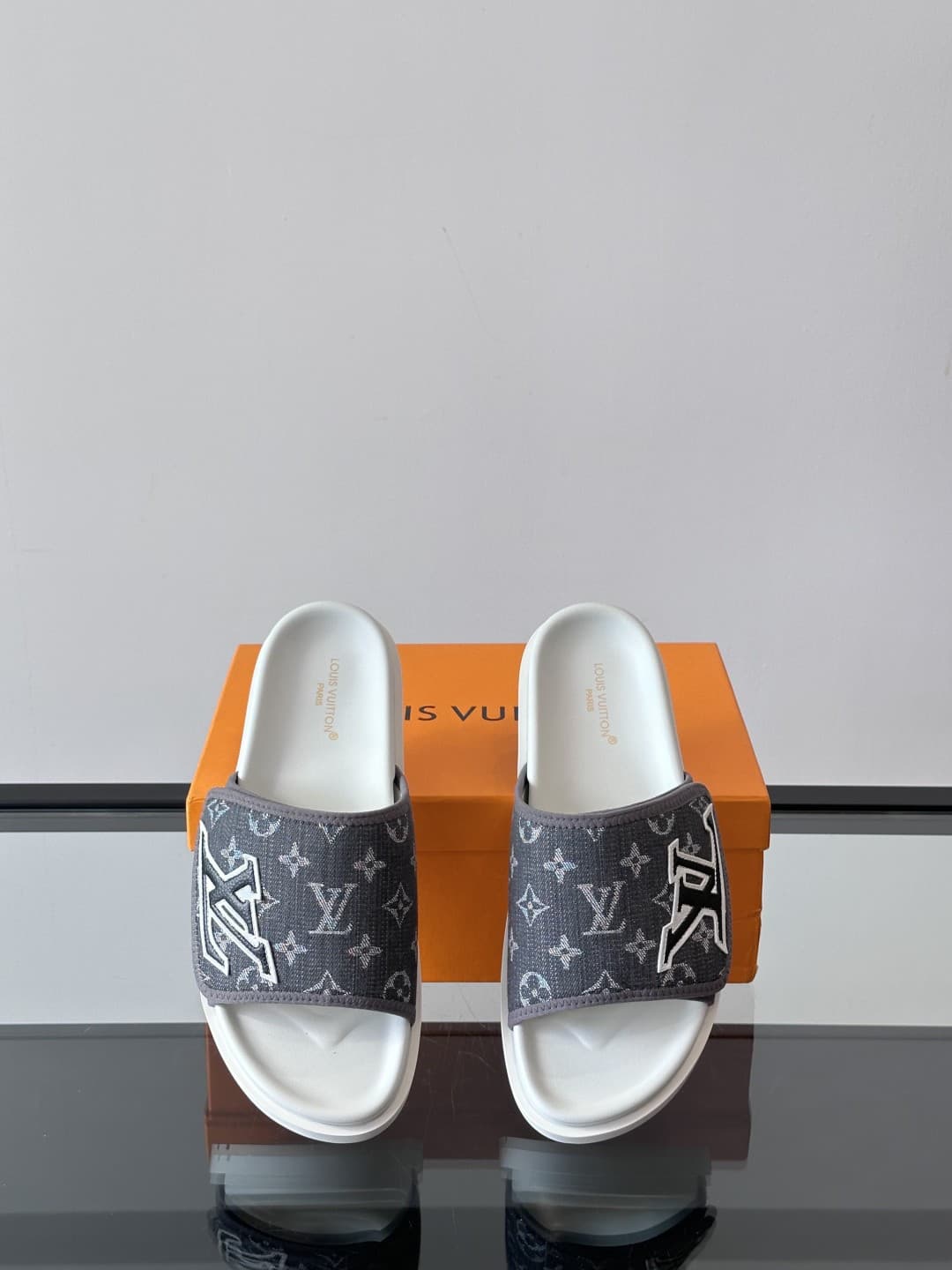 LV Man Slipper