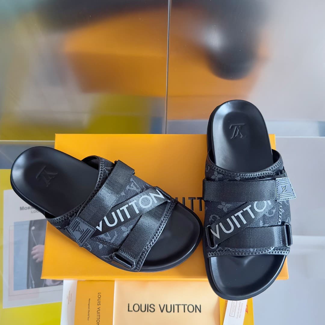 LV Man Slipper