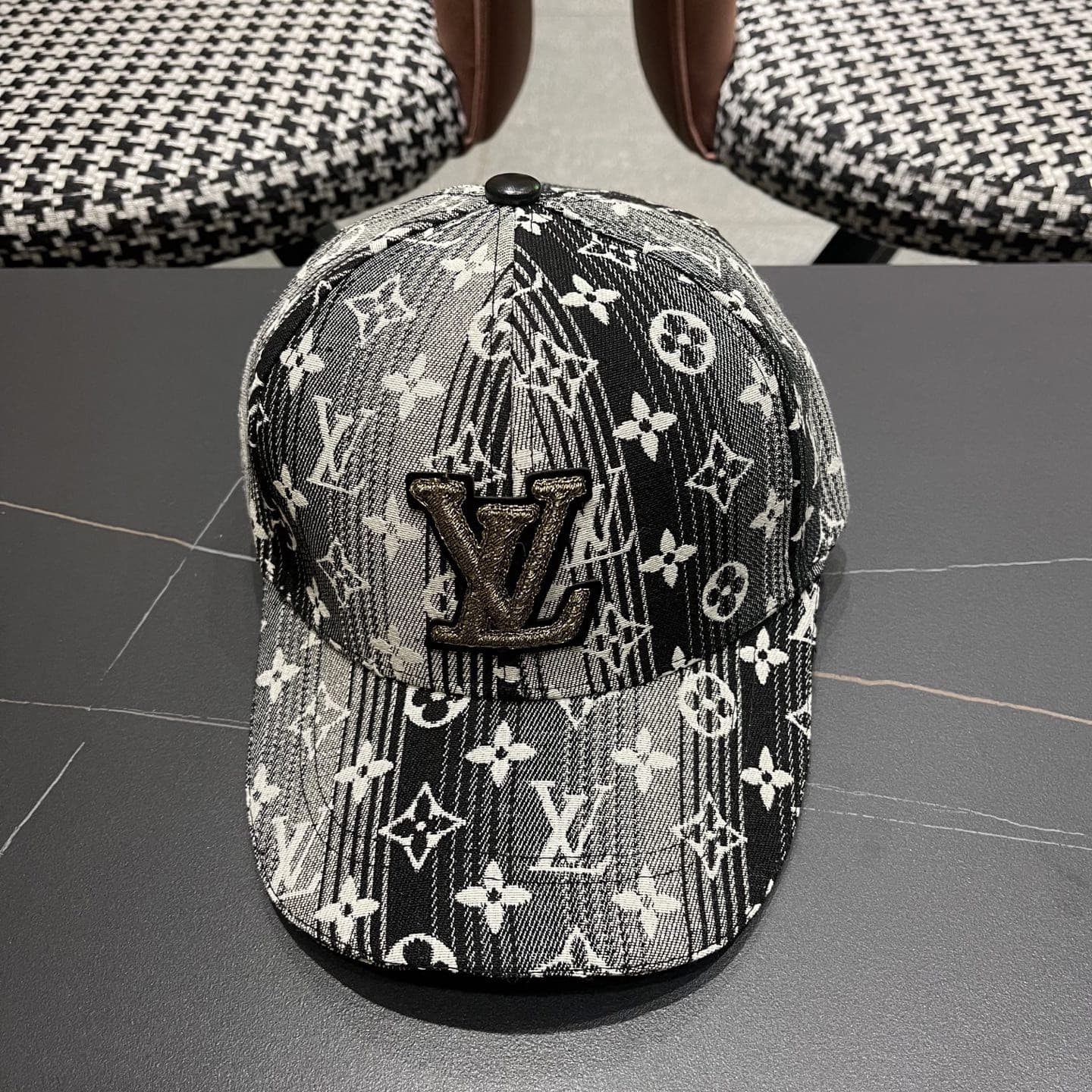 LV Cap