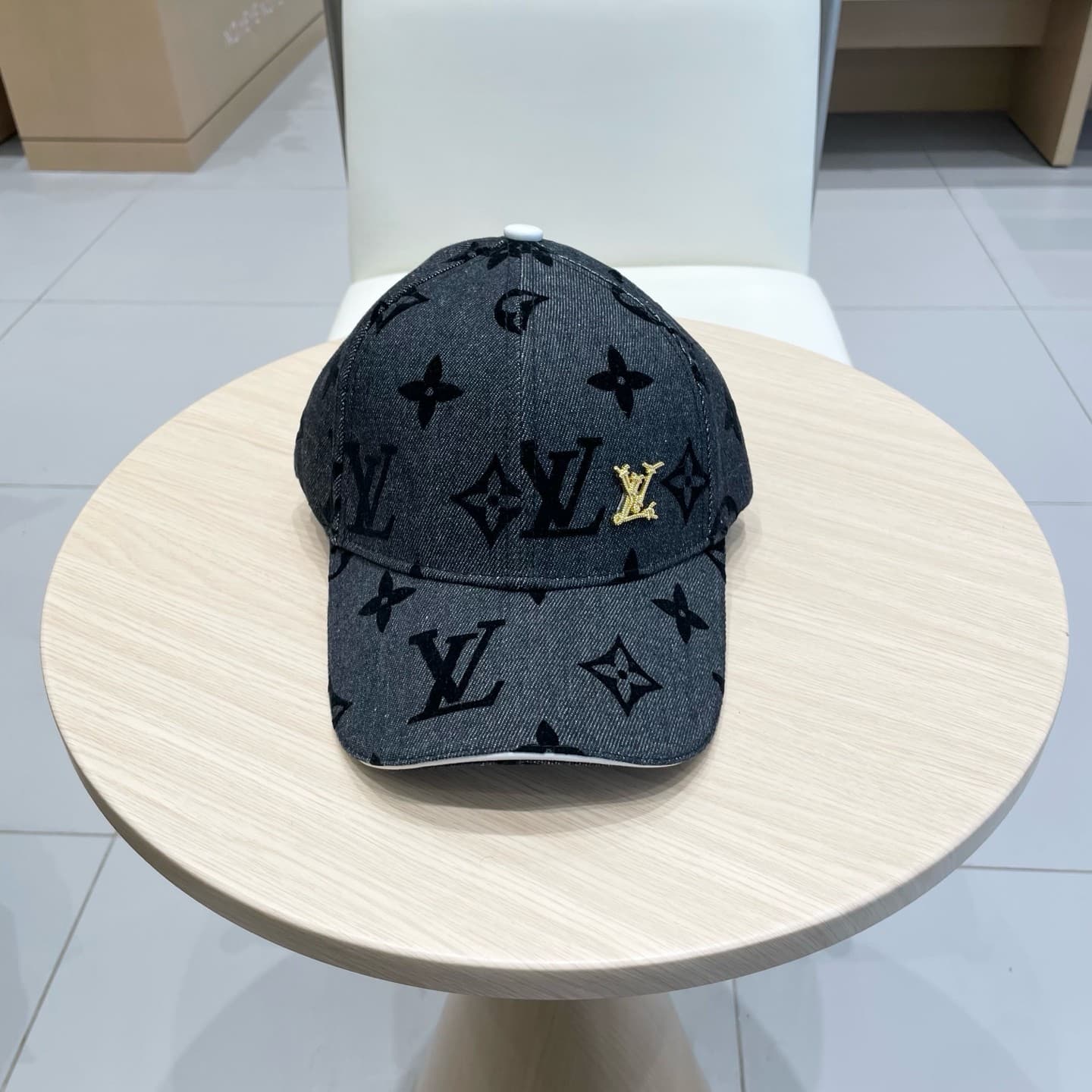 LV Cap