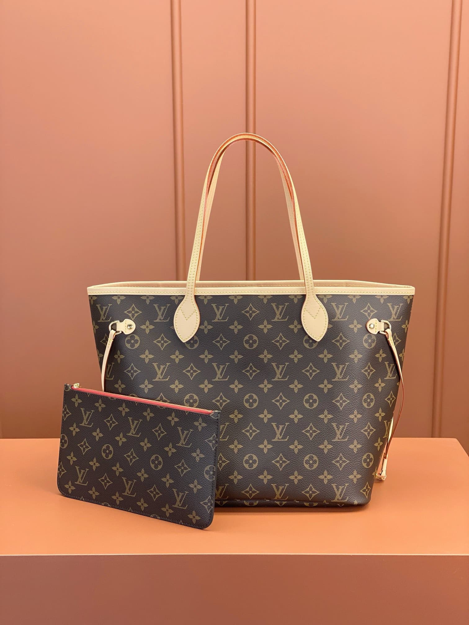 LV Bag M41177