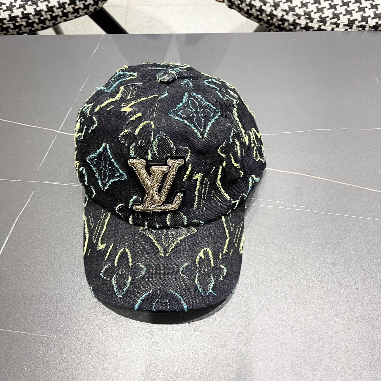 LV Cap