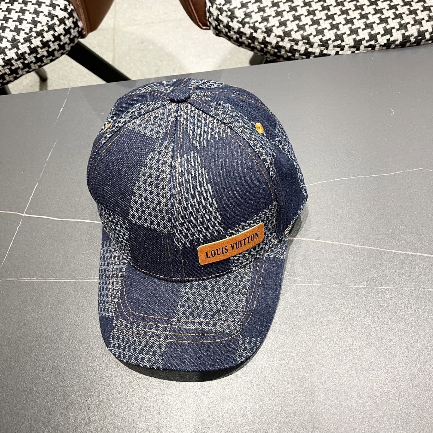 LV Cap