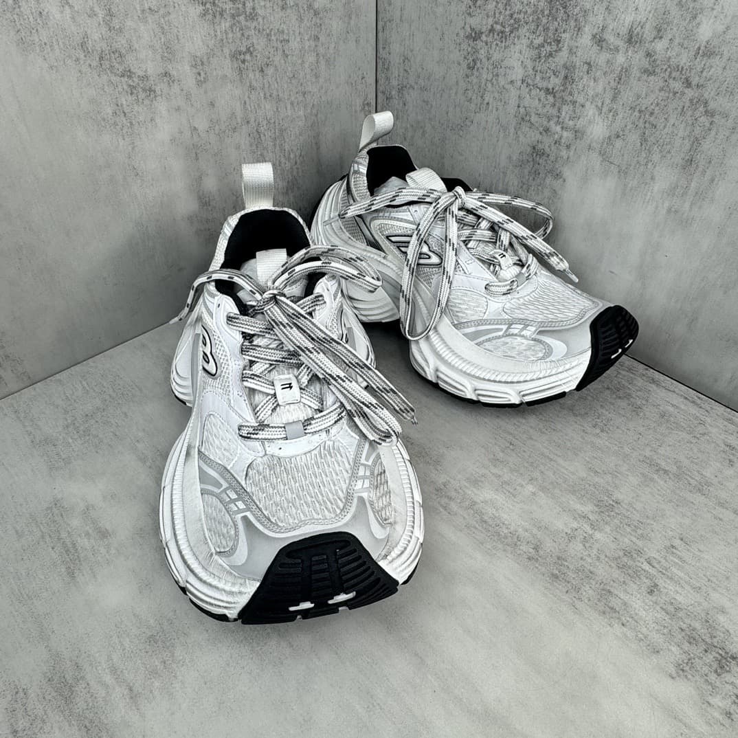 Balenciaga 10xl