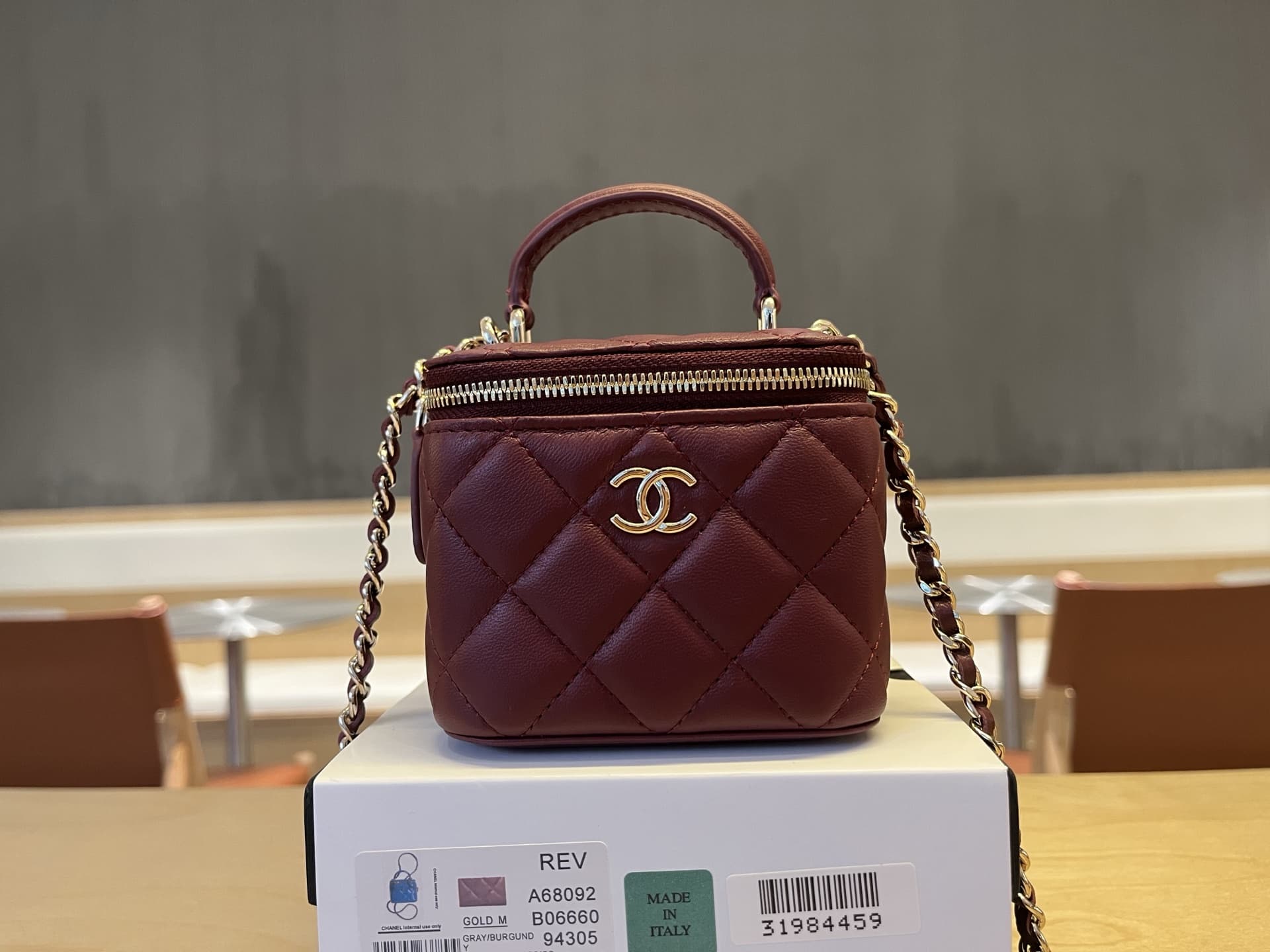 Chanel Bag A68092