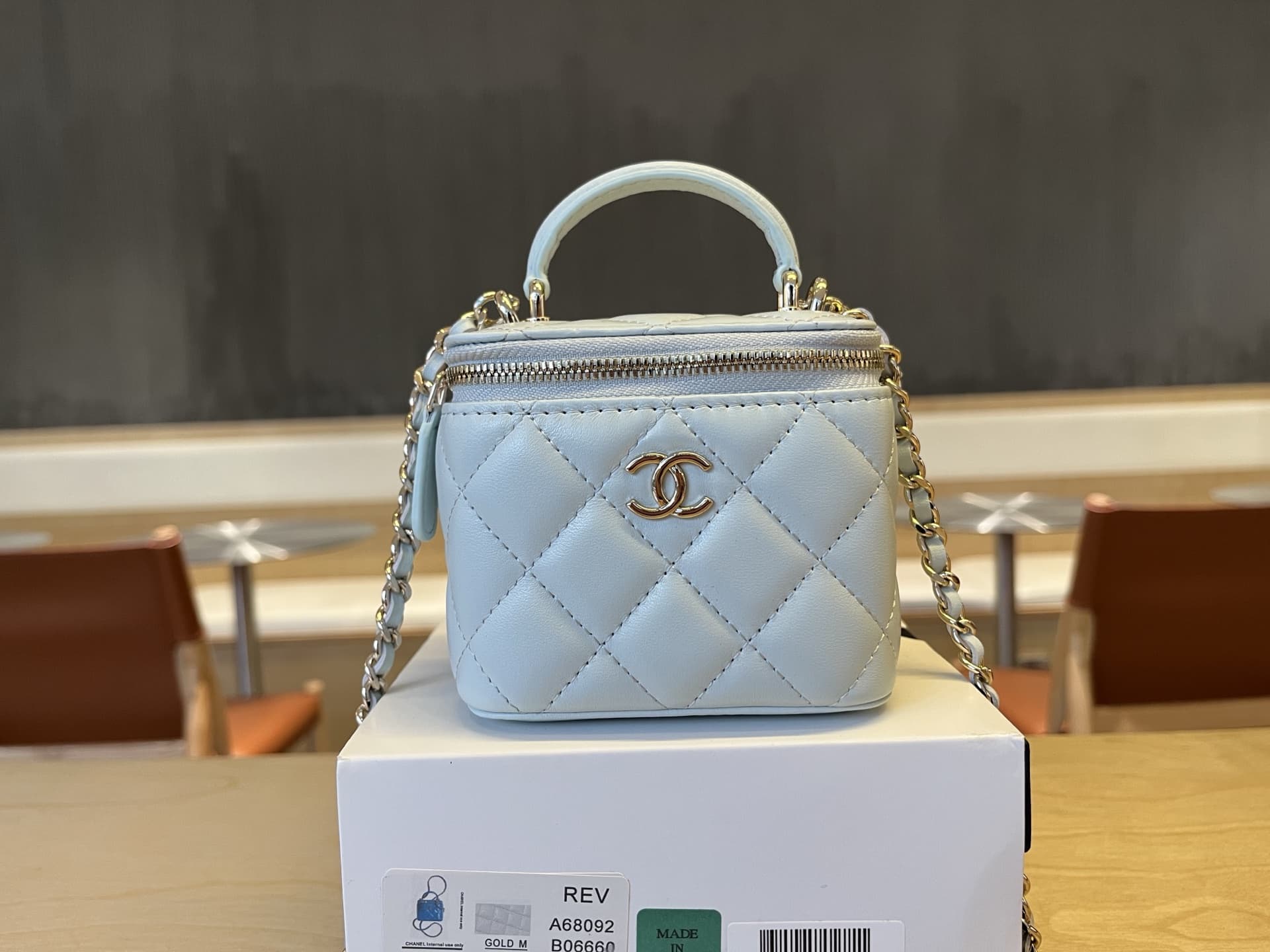Chanel Bag A68092