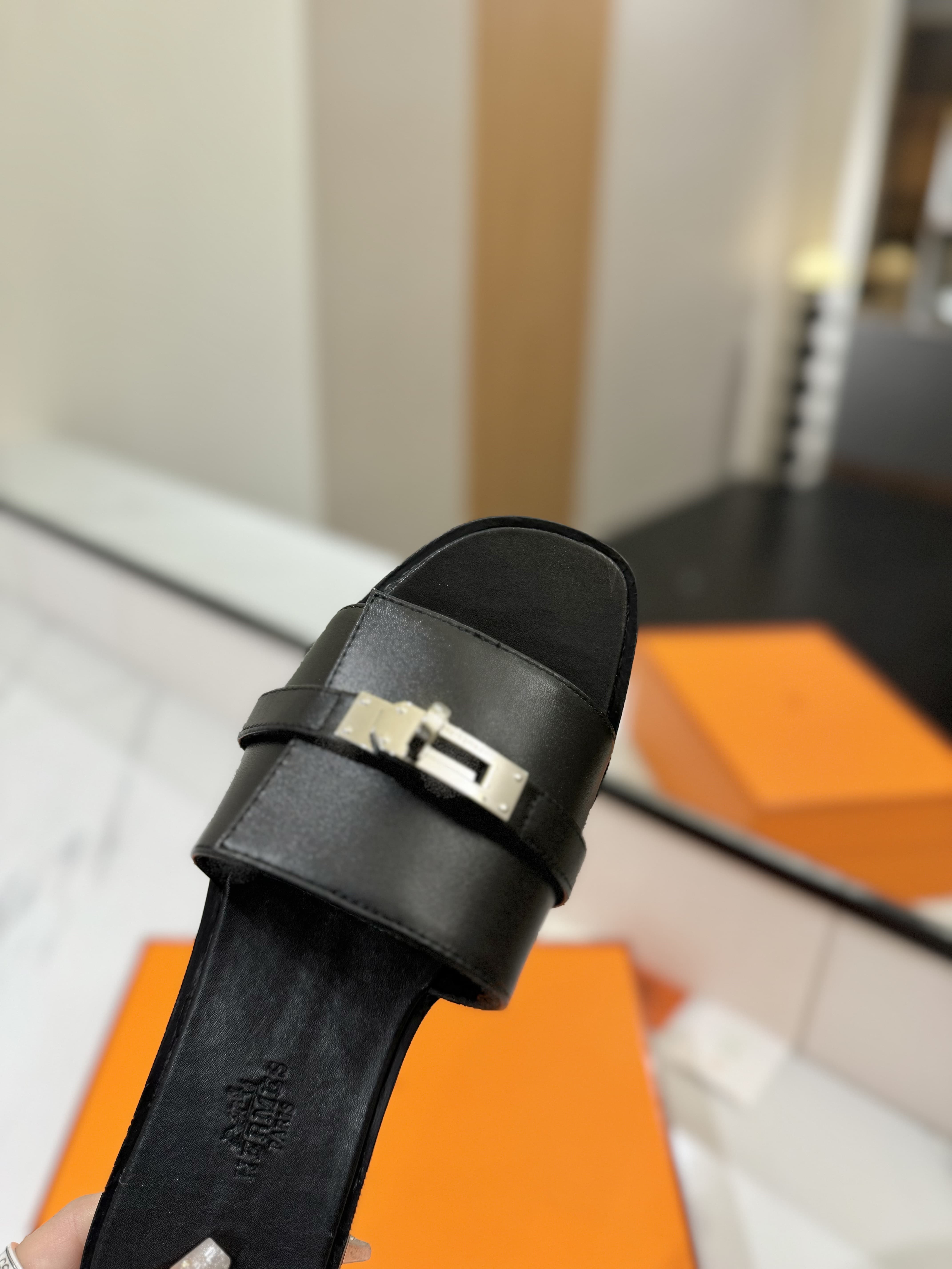 Hermes Slippers