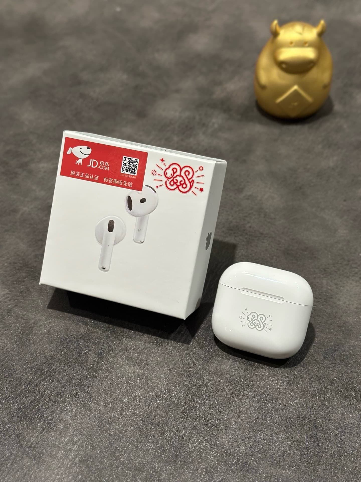 AirPods 4 Headphones