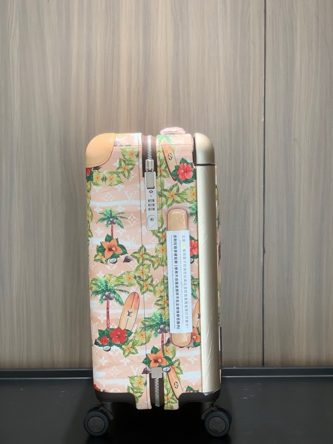 LV Suitcase Two Size（20/24 inches）